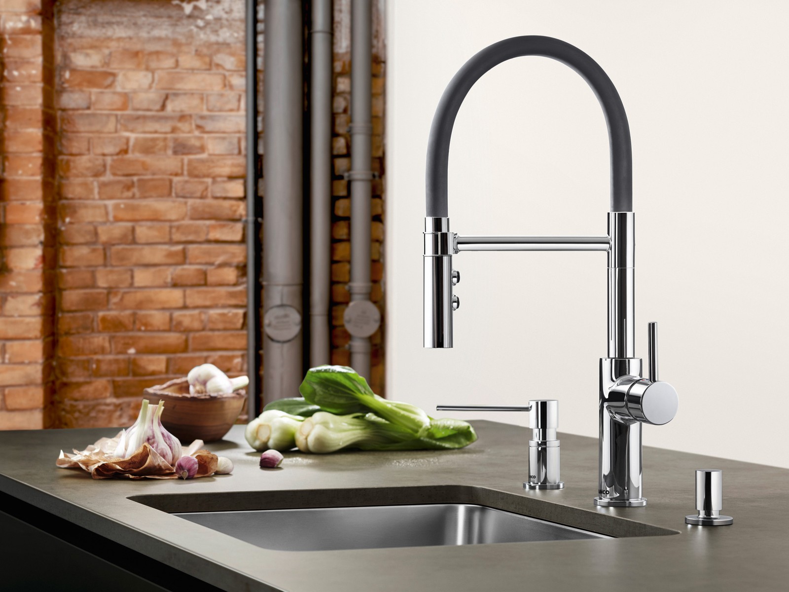 Дозатор для жидкого мыла Бланко Lato сатин темная сталь 527743 фото 3 Дозатор для жидкого мыла Blanco Lato сатин темная сталь 527743 фото 3